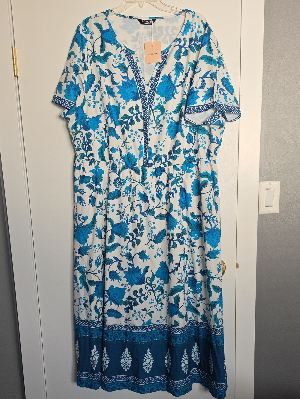 Blue Floral Print Dress - NEW WITH TAGS - Size 22/24